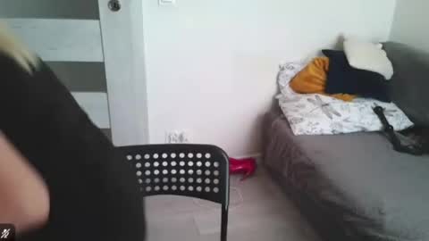 Snapshot of scarlettwhisper chatting on March 4, 2026, 9:37 am ScarlettWhisper online show from March 4, 2026, 9:37 am