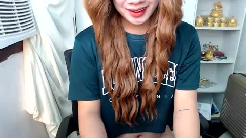 Queen Scarlet online show from December 19, 2024, 3:18 am