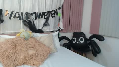 Snapshot of sccarlettjonnes chatting on October 28, 2025, 5:33 am SCARLET online show from October 28, 2025, 5:33 am