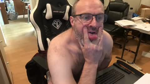 Snapshot of schief6218 chatting on March 6, 2026, 1:35 am schief6218 online show from March 6, 2026, 1:35 am