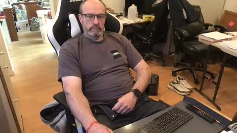 Snapshot of schief6218 chatting on March 21, 2026, 4:10 pm schief6218 online show from March 21, 2026, 4:10 pm