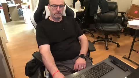 Snapshot of schief6218 chatting on March 28, 2026, 2:16 pm schief6218 online show from March 28, 2026, 2:16 pm