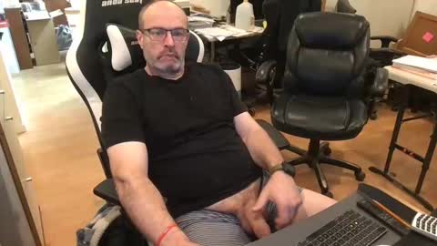 Snapshot of schief6218 chatting on April 1, 2026, 12:39 pm schief6218 online show from April 1, 2026, 12:39 pm