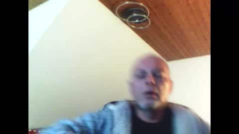 schnibschnab online show from March 23, 2026, 7:51 pm