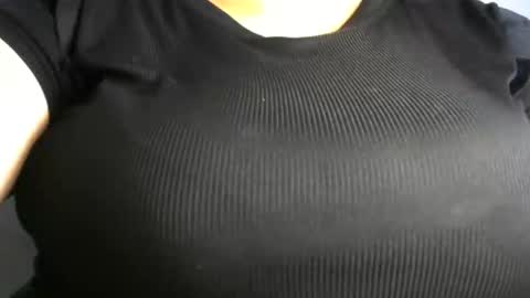 Snapshot of schoco_milf chatting on September 22, 2025, 12:18 pm mai latina online show from September 22, 2025, 12:18 pm