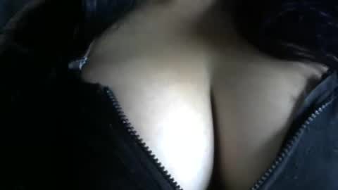 Snapshot of schoco_milf chatting on September 27, 2025, 2:00 pm mai latina online show from September 27, 2025, 2:00 pm