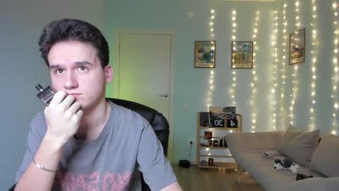 Snapshot of scooby_r chatting on December 21, 2024, 6:19 am Thomas brunette and Alex blond online show from December 21, 2024, 6:19 am