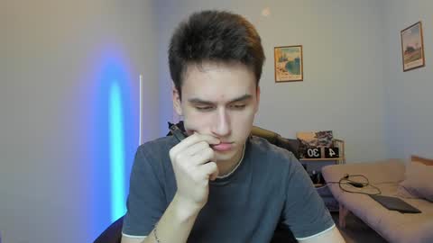 Snapshot of scooby_r chatting on January 28, 2025, 8:57 am Thomas brunette and Alex blond online show from January 28, 2025, 8:57 am