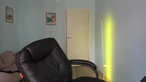 Snapshot of scooby_r chatting on March 2, 2025, 1:16 pm Thomas brunette and Alex blond online show from March 2, 2025, 1:16 pm