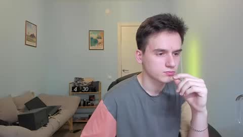 Snapshot of scooby_r chatting on March 6, 2025, 10:52 am Thomas brunette and Alex blond online show from March 6, 2025, 10:52 am