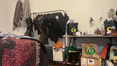 Snapshot of scorpio_kia chatting on November 3, 2025, 4:14 am scorpio_kia online show from November 3, 2025, 4:14 am