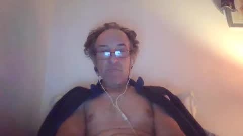 Snapshot of scotchwhieskie chatting on November 14, 2025, 11:24 pm scotchwhieskie online show from November 14, 2025, 11:24 pm