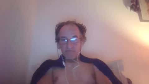 Snapshot of scotchwhieskie chatting on December 2, 2025, 12:27 am scotchwhieskie online show from December 2, 2025, 12:27 am