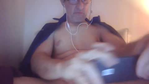 Snapshot of scotchwhieskie chatting on December 18, 2025, 11:33 pm scotchwhieskie online show from December 18, 2025, 11:33 pm