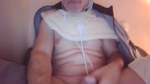 Snapshot of scotchwhieskie chatting on January 17, 2026, 11:52 pm scotchwhieskie online show from January 17, 2026, 11:52 pm