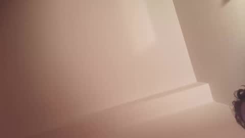 Snapshot of scotchwhieskie chatting on May 18, 2026, 10:48 pm scotchwhieskie online show from May 18, 2026, 10:48 pm