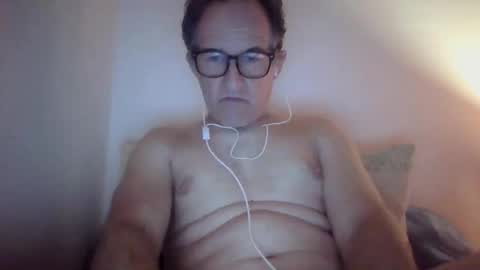 Snapshot of scotchwhieskie chatting on May 31, 2026, 10:11 pm scotchwhieskie online show from May 31, 2026, 10:11 pm
