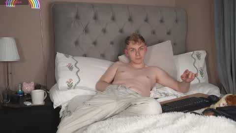 Snapshot of scottish_twink01 chatting on May 23, 2026, 12:05 am danny online show from May 23, 2026, 12:05 am