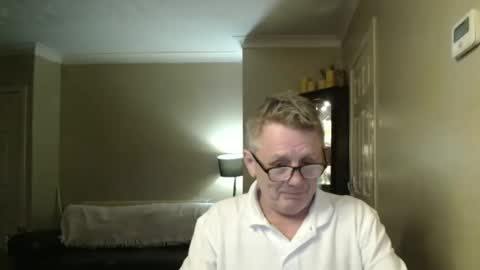Snapshot of scottsman214 chatting on December 22, 2024, 9:20 pm James online show from December 22, 2024, 9:20 pm