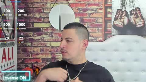 Snapshot of scotty_music chatting on September 17, 2025, 11:06 pm Ricardo online show from September 17, 2025, 11:06 pm