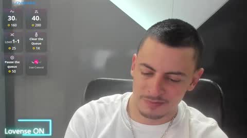 Snapshot of scotty_music chatting on September 18, 2025, 10:23 pm Ricardo online show from September 18, 2025, 10:23 pm