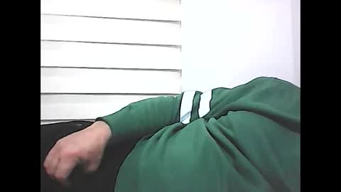 Snapshot of screw2 chatting on March 1, 2025, 9:48 pm Evren online show from March 1, 2025, 9:48 pm