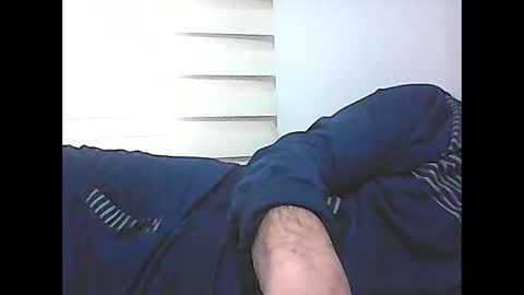 Snapshot of screw2 chatting on March 8, 2025, 10:11 am Evren online show from March 8, 2025, 10:11 am