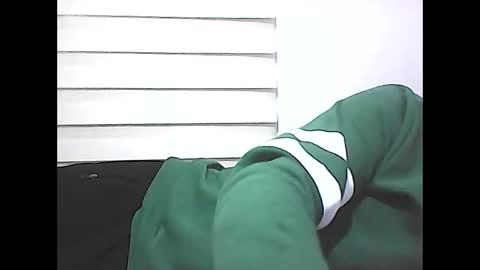 Snapshot of screw2 chatting on March 8, 2025, 10:02 pm Evren online show from March 8, 2025, 10:02 pm