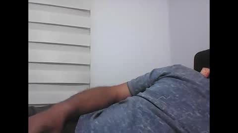 Snapshot of screw2 chatting on October 13, 2025, 3:45 pm Evren online show from October 13, 2025, 3:45 pm