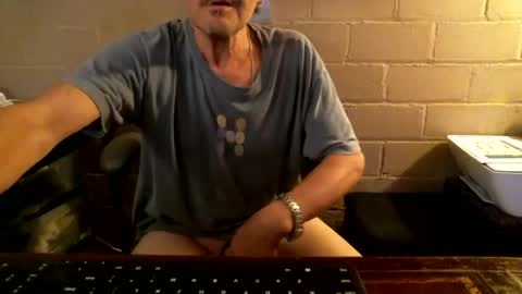 Snapshot of sdh69 chatting on October 11, 2025, 7:40 am eating pussy  sucking dick online show from October 11, 2025, 7:40 am