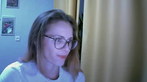 Snapshot of sea_dream chatting on September 8, 2025, 2:49 pm SEA Dream online show from September 8, 2025, 2:49 pm