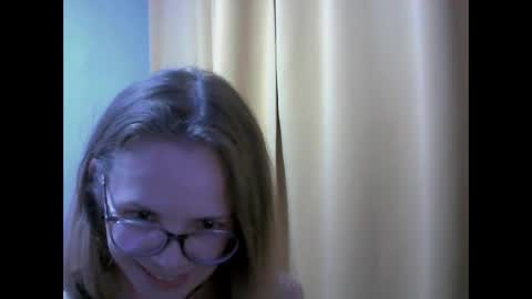 Snapshot of sea_dream chatting on September 9, 2025, 4:17 pm SEA Dream online show from September 9, 2025, 4:17 pm