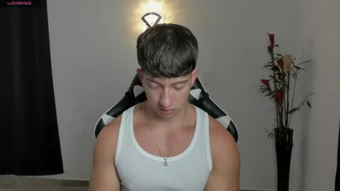 Snapshot of sean_brownx chatting on June 2, 2026, 9:06 pm Sean online show from June 2, 2026, 9:06 pm