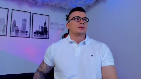 Snapshot of sean_carrera69 chatting on April 1, 2026, 10:51 pm Sean Carrera online show from April 1, 2026, 10:51 pm