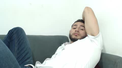 seank_noszka online show from February 13, 2025, 6:05 pm