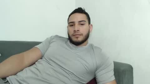 seank_noszka online show from September 12, 2025, 5:02 pm