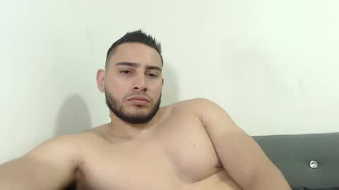 seank_noszka online show from November 17, 2025, 9:42 pm