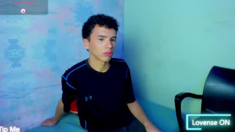 Snapshot of seantroyy chatting on December 13, 2024, 4:22 am Sean online show from December 13, 2024, 4:22 am