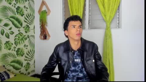 Snapshot of seantroyy chatting on February 25, 2025, 3:52 am Sean online show from February 25, 2025, 3:52 am