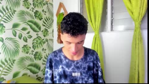 Snapshot of seantroyy chatting on February 26, 2025, 4:25 am Sean online show from February 26, 2025, 4:25 am