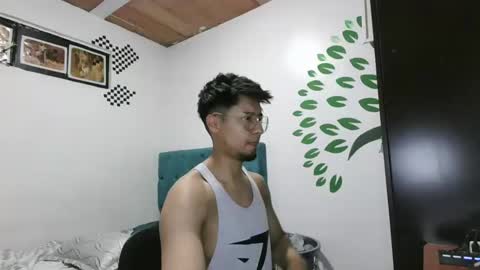 Snapshot of sebas_baby chatting on November 9, 2025, 10:08 pm SEBASTIAN online show from November 9, 2025, 10:08 pm