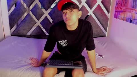 sebas_pretty7 online show from December 2, 2025, 12:32 pm
