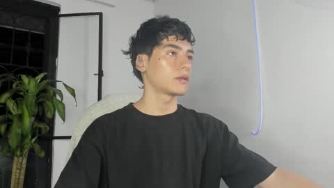 Snapshot of sebas_rosse chatting on September 22, 2025, 11:07 pm sebastian online show from September 22, 2025, 11:07 pm