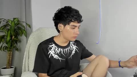 Snapshot of sebas_rosse chatting on September 24, 2025, 12:08 pm sebastian online show from September 24, 2025, 12:08 pm