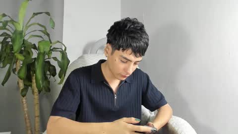 Snapshot of sebas_rosse chatting on December 14, 2025, 1:38 pm sebastian online show from December 14, 2025, 1:38 pm