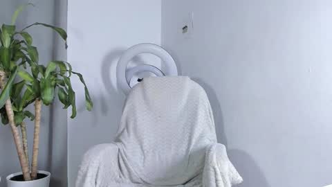 Snapshot of sebas_rosse chatting on December 15, 2025, 1:59 pm sebastian online show from December 15, 2025, 1:59 pm