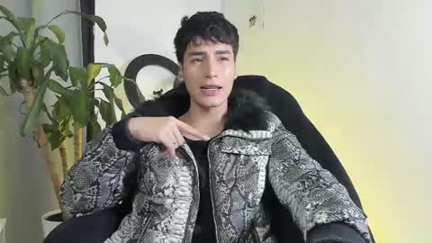 Snapshot of sebas_rosse chatting on December 18, 2025, 1:17 pm sebastian online show from December 18, 2025, 1:17 pm