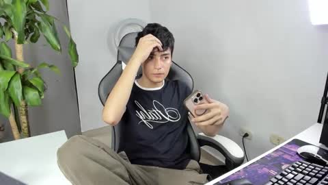 Snapshot of sebas_rosse chatting on March 11, 2026, 4:35 pm sebastian online show from March 11, 2026, 4:35 pm