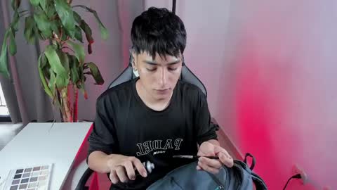 Snapshot of sebas_rosse chatting on March 25, 2026, 3:40 pm sebastian online show from March 25, 2026, 3:40 pm