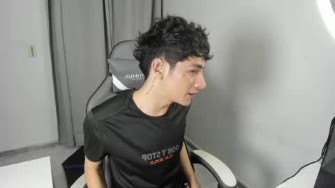 Snapshot of sebas_rosse chatting on April 30, 2026, 12:06 am sebastian online show from April 30, 2026, 12:06 am